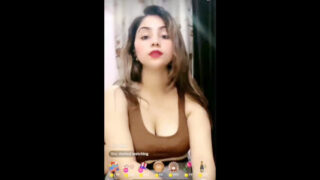 Ritu Singh showing her pussy-boobs on tango live chat